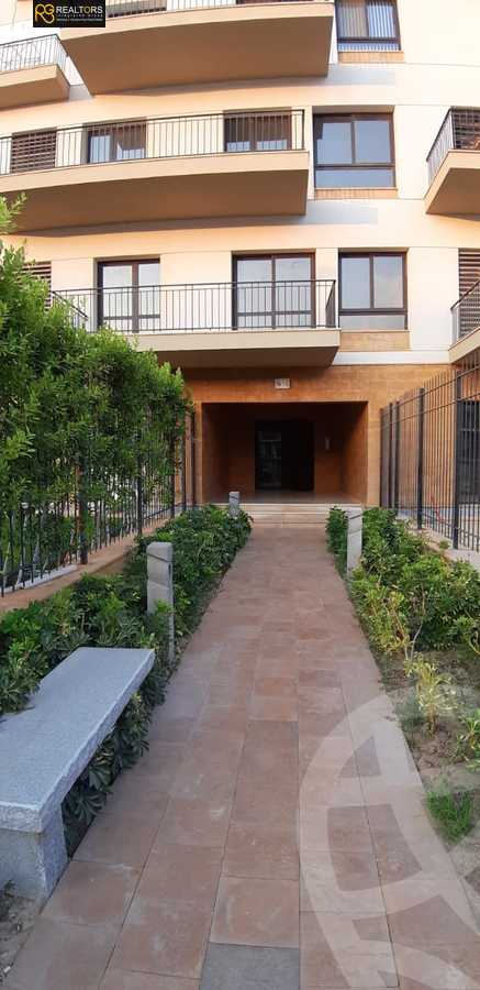 https://aqarmap.com.eg/ar/listing/3821117-for-rent-cairo-el-sheikh-zayed-city-compounds-in-sheikh-zayed-the-courtyard