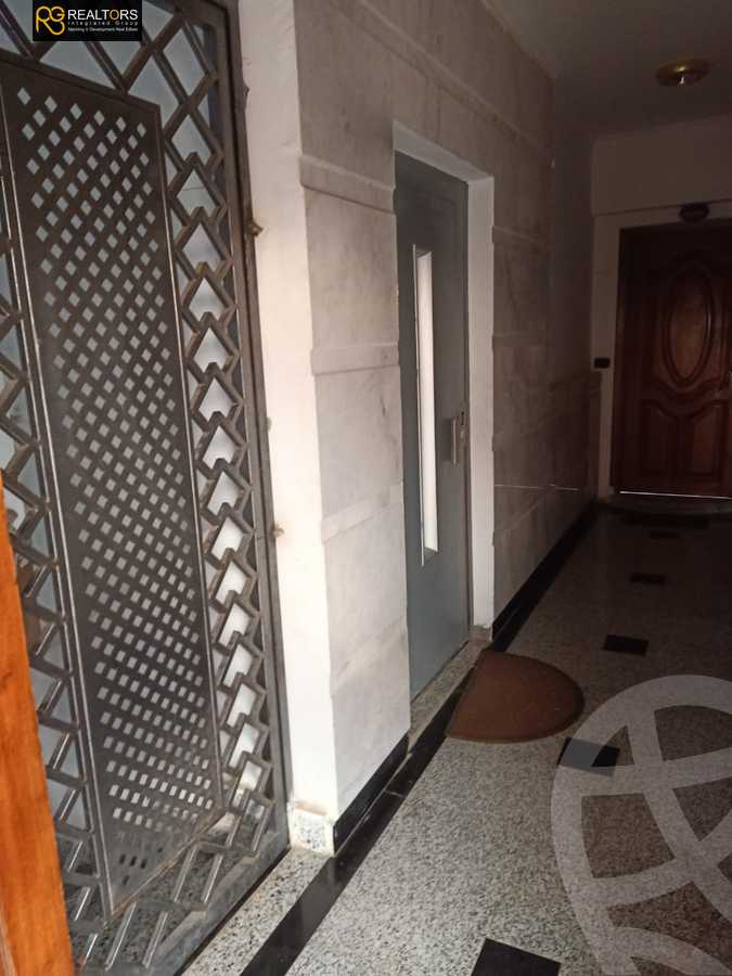 https://aqarmap.com.eg/ar/listing/3822832-for-sale-cairo-el-sheikh-zayed-city-compounds-in-sheikh-zayed-beverly-hills