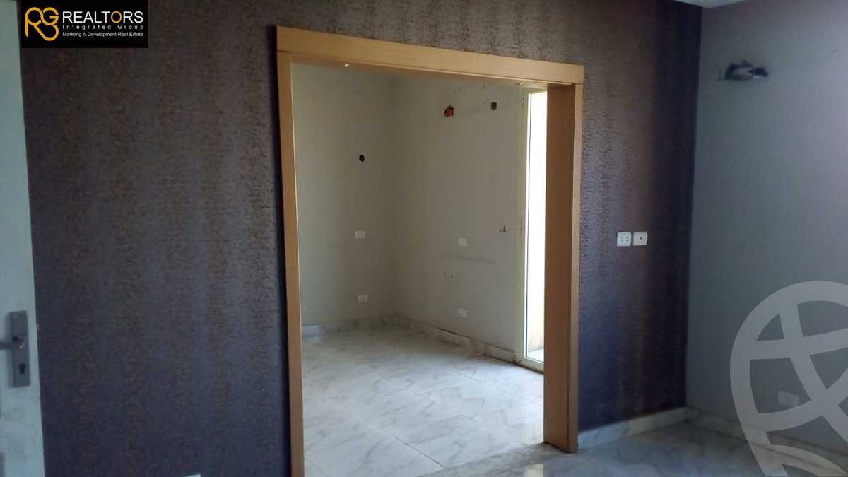 https://aqarmap.com.eg/ar/listing/3822856-for-sale-cairo-el-sheikh-zayed-city-compounds-in-sheikh-zayed-jewar