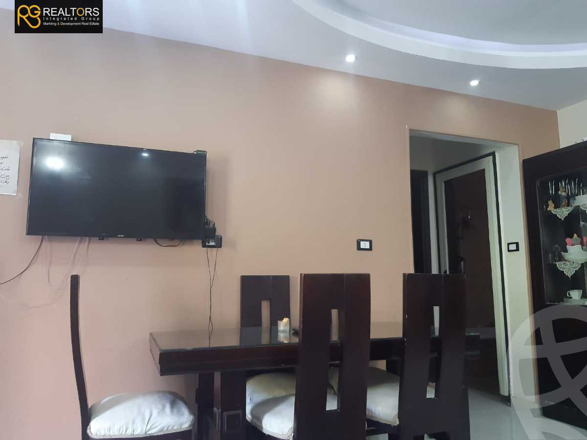 https://aqarmap.com.eg/ar/listing/3828543-for-sale-cairo-el-sheikh-zayed-city-el-hay-el-thaleth-ashaer-tryq-lshbb