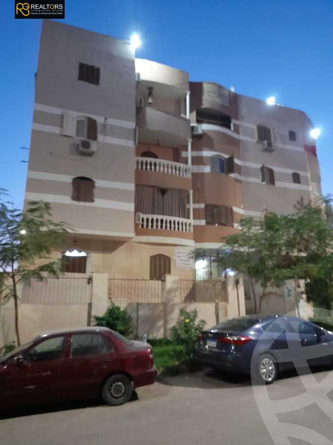 https://aqarmap.com.eg/ar/listing/3845725-for-sale-cairo-el-sheikh-zayed-city-el-hay-el-hady-ashaer-area-1-el-marwa-st