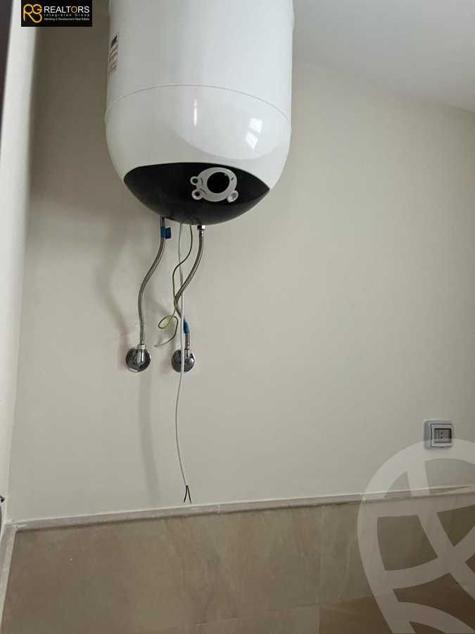 https://aqarmap.com.eg/ar/listing/3847216-for-sale-cairo-6th-of-october-compound-soleya
