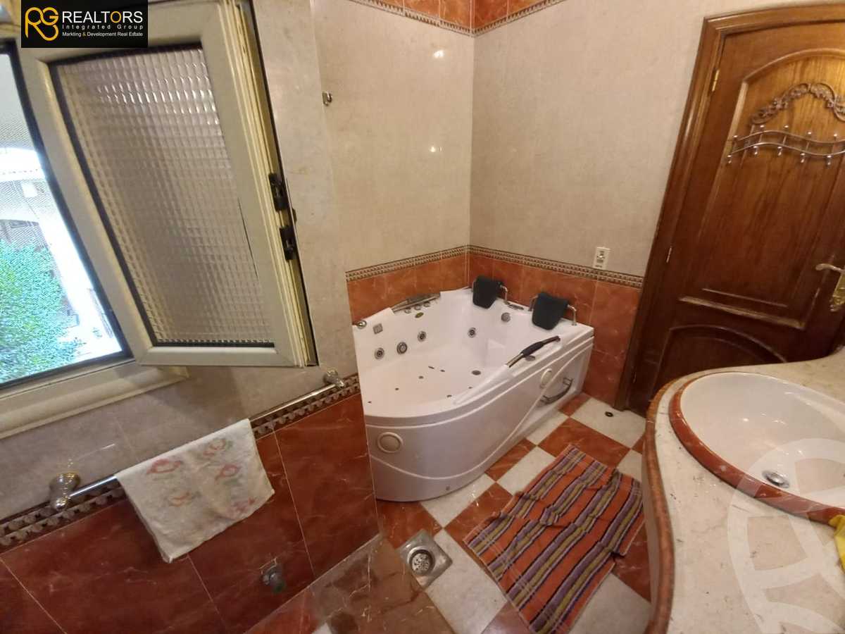 https://aqarmap.com.eg/ar/listing/3847450-for-sale-cairo-el-sheikh-zayed-city-compounds-in-sheikh-zayed-hadayek-el-mohandiseen