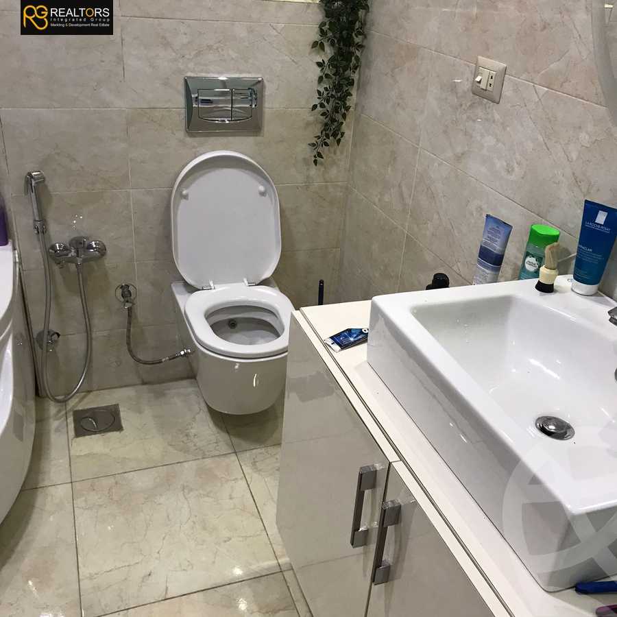 https://aqarmap.com.eg/ar/listing/3849066-for-sale-cairo-el-sheikh-zayed-city-el-hay-elasher-street-100