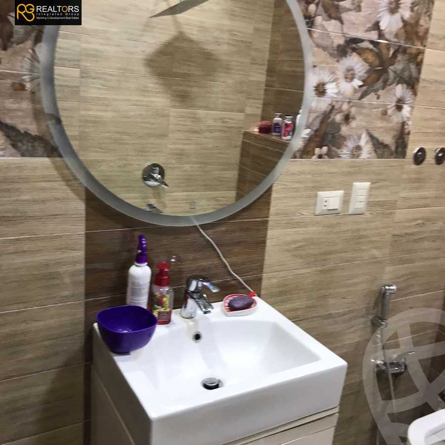 https://aqarmap.com.eg/ar/listing/3849066-for-sale-cairo-el-sheikh-zayed-city-el-hay-elasher-street-100