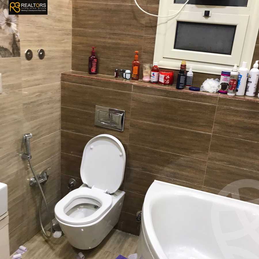 https://aqarmap.com.eg/ar/listing/3849066-for-sale-cairo-el-sheikh-zayed-city-el-hay-elasher-street-100