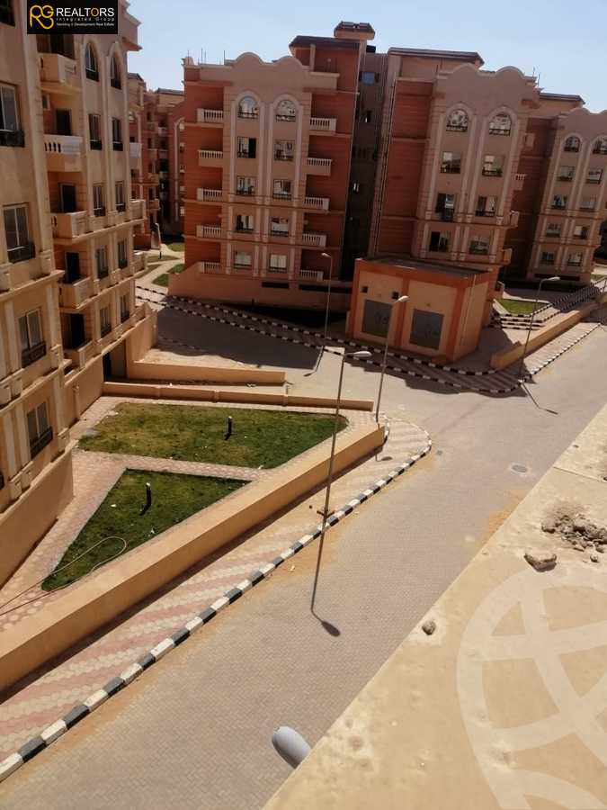 https://aqarmap.com.eg/ar/listing/3895348-for-sale-cairo-6th-of-october-el-tawsaat-el-shamalya-hy-2000-qt