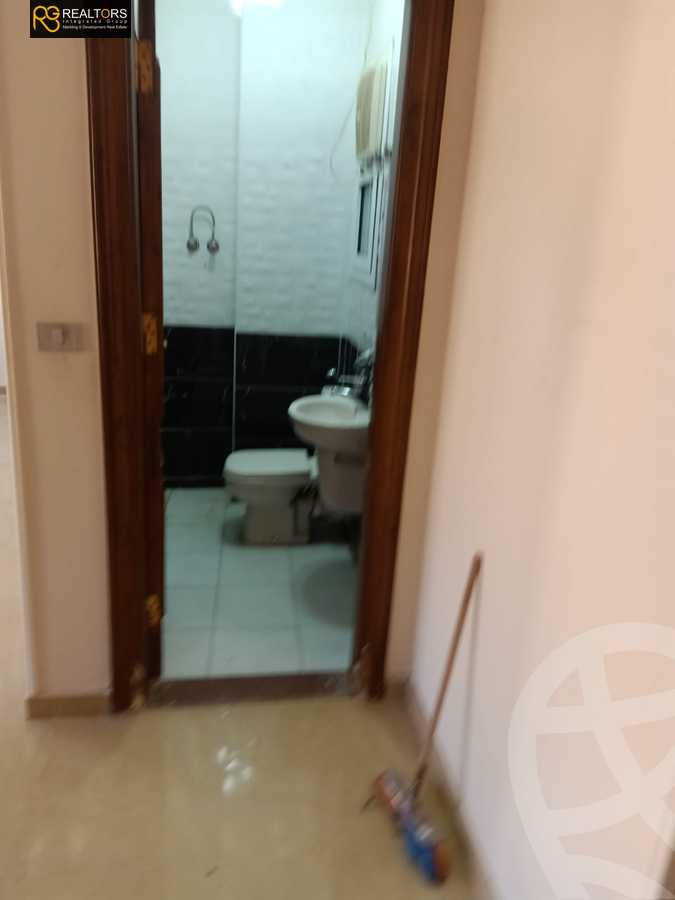 https://aqarmap.com.eg/ar/listing/3897490-for-sale-cairo-el-sheikh-zayed-city-compounds-in-sheikh-zayed-beverly-hills