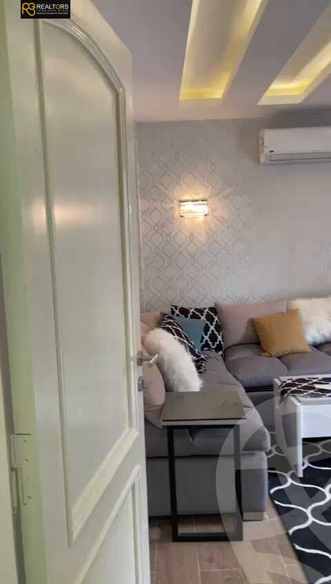 https://aqarmap.com.eg/ar/listing/3897518-for-sale-cairo-el-sheikh-zayed-city-compounds-jn-1
