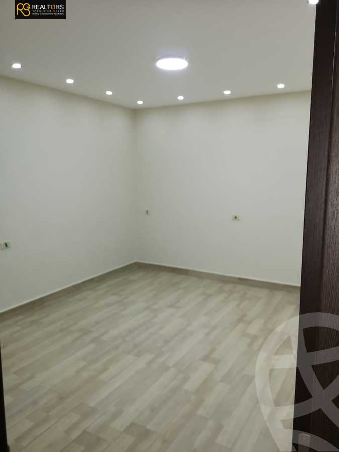 https://aqarmap.com.eg/ar/listing/3903658-for-sale-cairo-el-sheikh-zayed-city-el-hay-elthamen-area-3