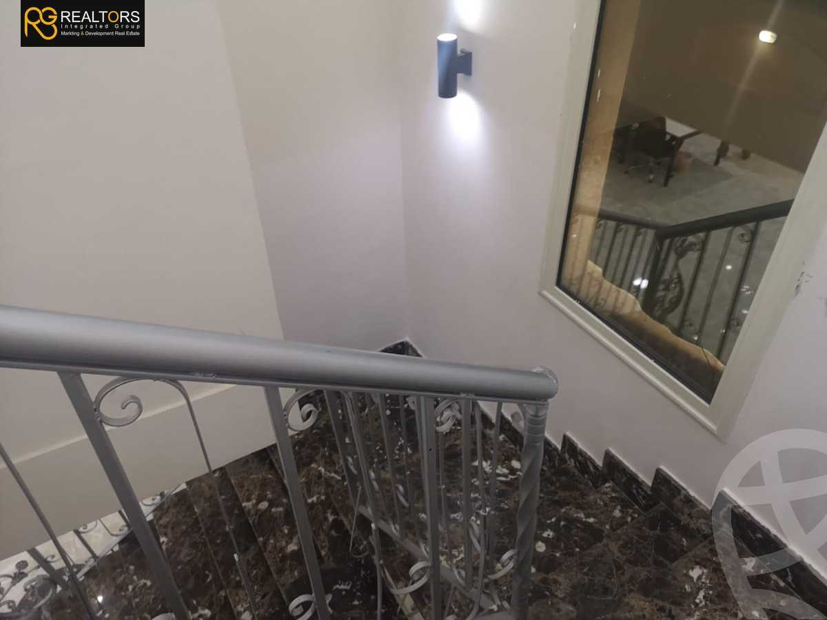 https://aqarmap.com.eg/ar/listing/3903658-for-sale-cairo-el-sheikh-zayed-city-el-hay-elthamen-area-3