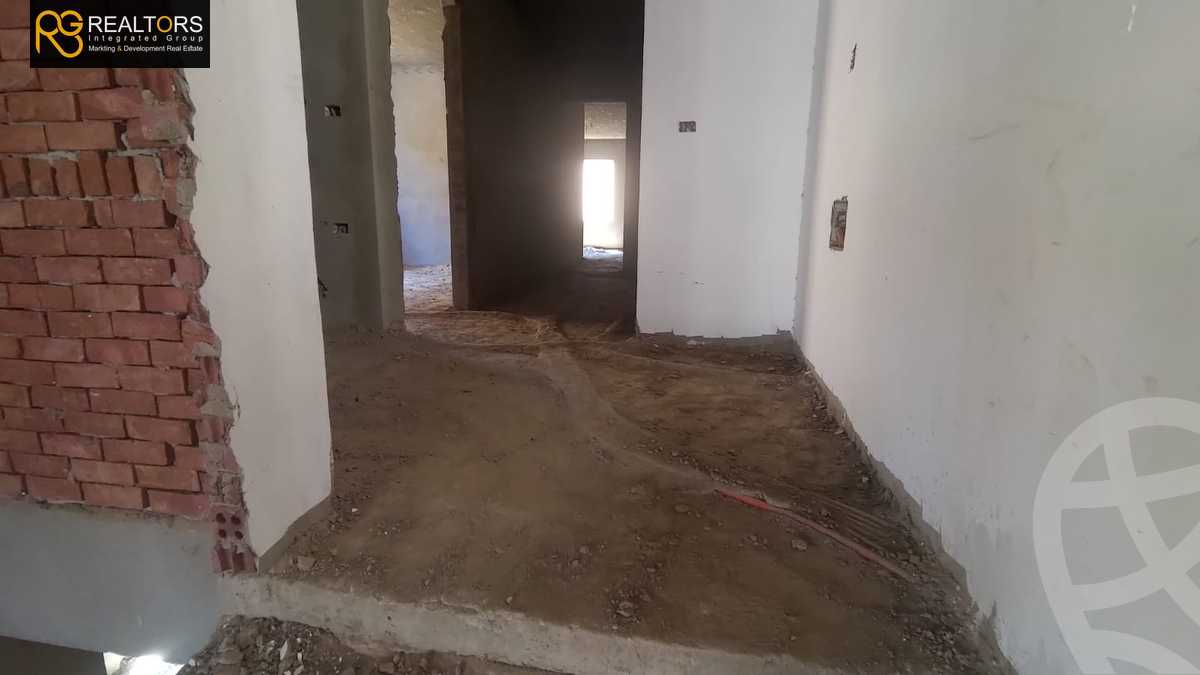 https://aqarmap.com.eg/ar/listing/3903881-for-sale-cairo-el-sheikh-zayed-city-el-hay-el-thaleth-ashaer-shr-32