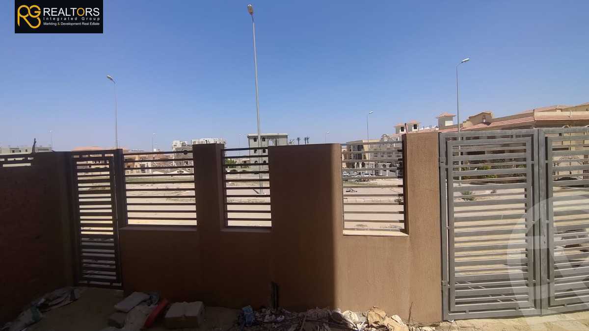 https://aqarmap.com.eg/ar/listing/3903881-for-sale-cairo-el-sheikh-zayed-city-el-hay-el-thaleth-ashaer-shr-32