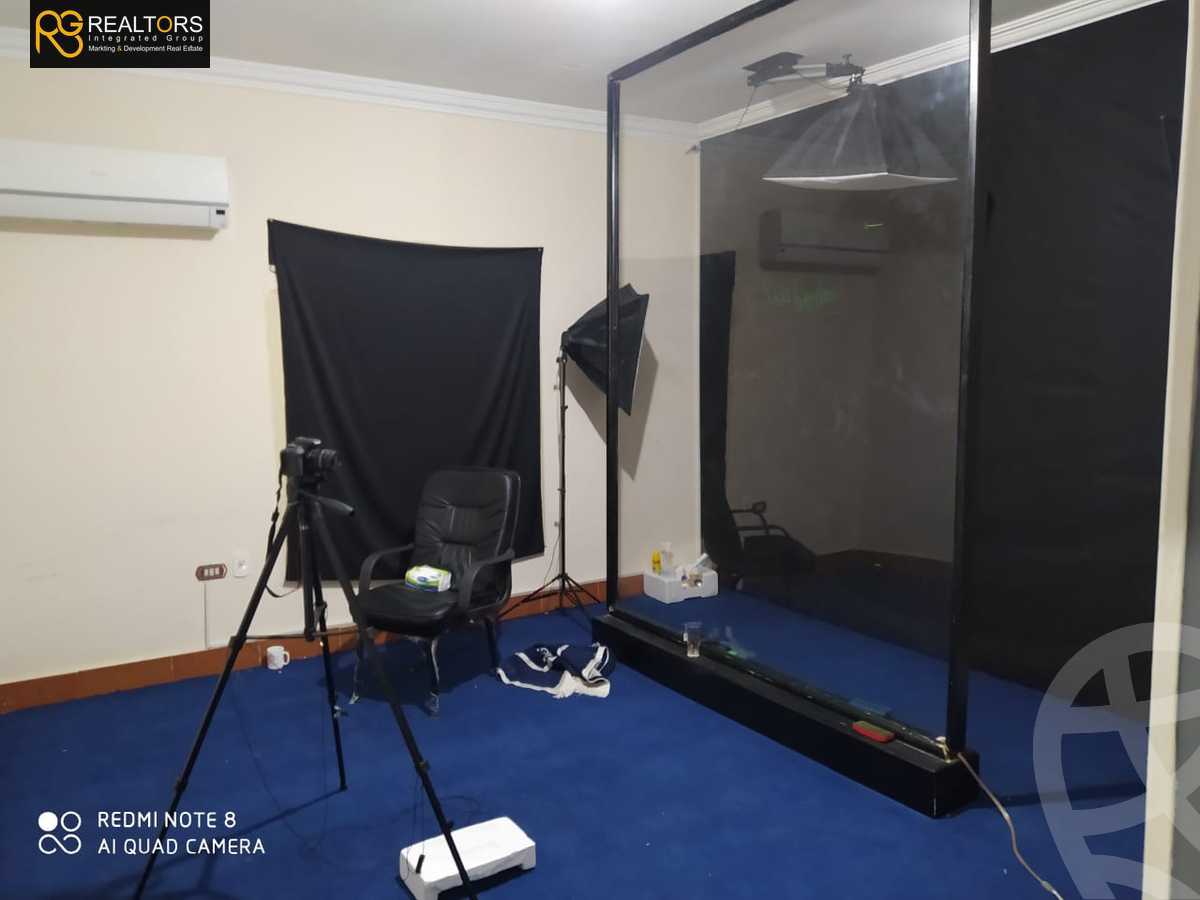 https://aqarmap.com.eg/ar/listing/3936616-for-sale-cairo-el-sheikh-zayed-city-el-hay-elasher-street-100