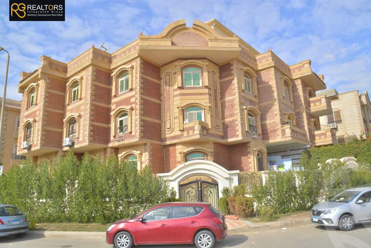 https://aqarmap.com.eg/ar/listing/3936616-for-sale-cairo-el-sheikh-zayed-city-el-hay-elasher-street-100