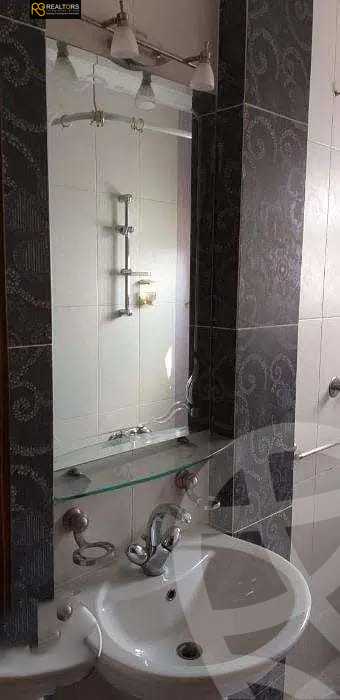 https://aqarmap.com.eg/ar/listing/3940551-for-sale-cairo-el-sheikh-zayed-city-el-hay-elasher-street-100