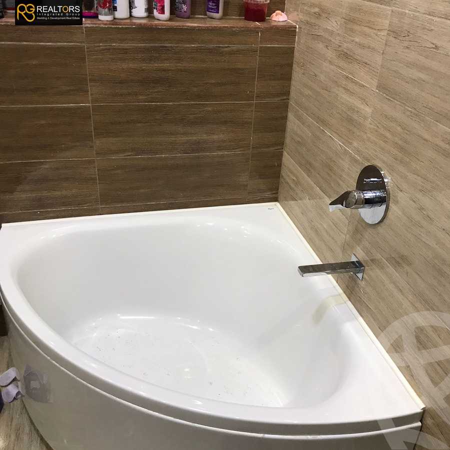https://aqarmap.com.eg/en/listing/3940560-for-sale-cairo-el-sheikh-zayed-city-el-hay-elasher-street-100