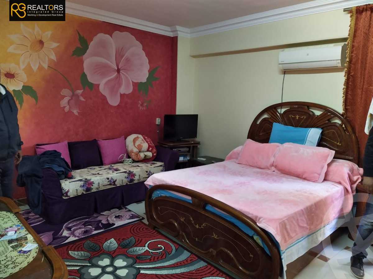https://aqarmap.com.eg/en/listing/3940565-for-sale-cairo-el-sheikh-zayed-city-el-hay-elawel-street-23