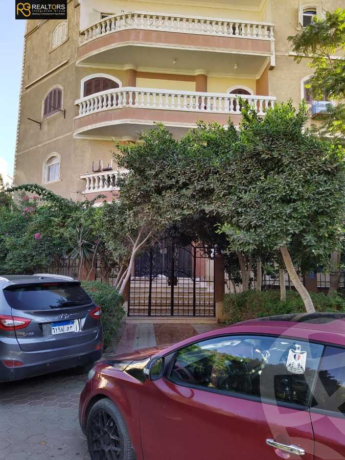 https://aqarmap.com.eg/en/listing/3940565-for-sale-cairo-el-sheikh-zayed-city-el-hay-elawel-street-23