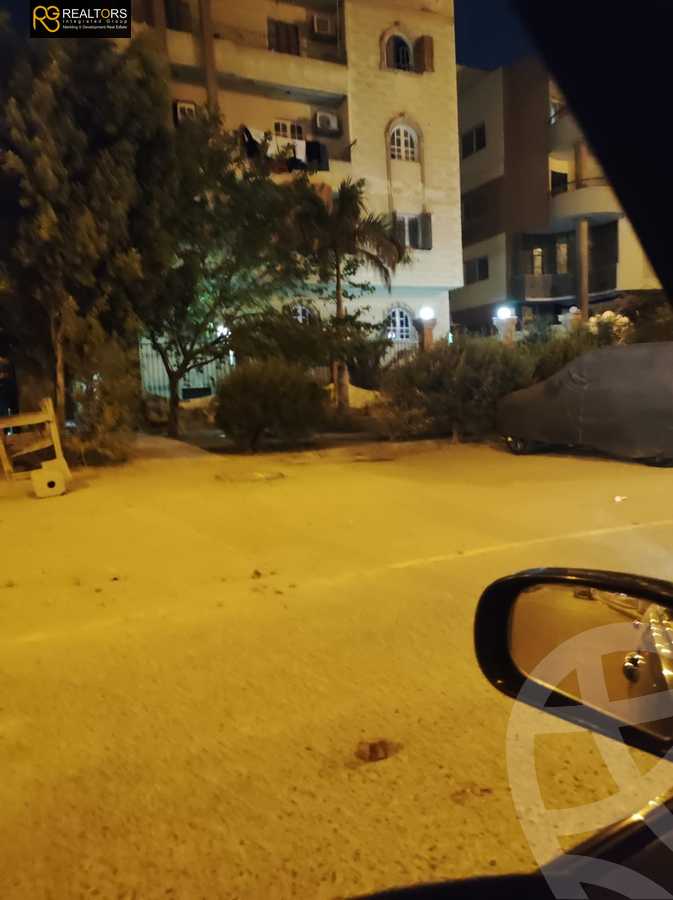 https://aqarmap.com.eg/ar/listing/3943200-for-sale-cairo-6th-of-october-el-ahyaa-neighborhood-8th-street-4