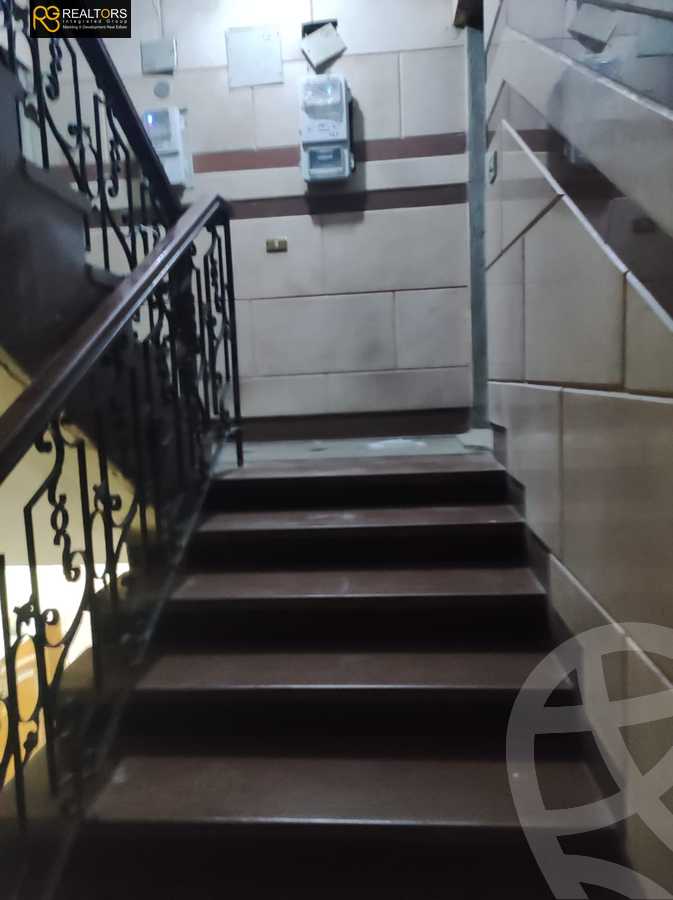 https://aqarmap.com.eg/ar/listing/3943200-for-sale-cairo-6th-of-october-el-ahyaa-neighborhood-8th-street-4