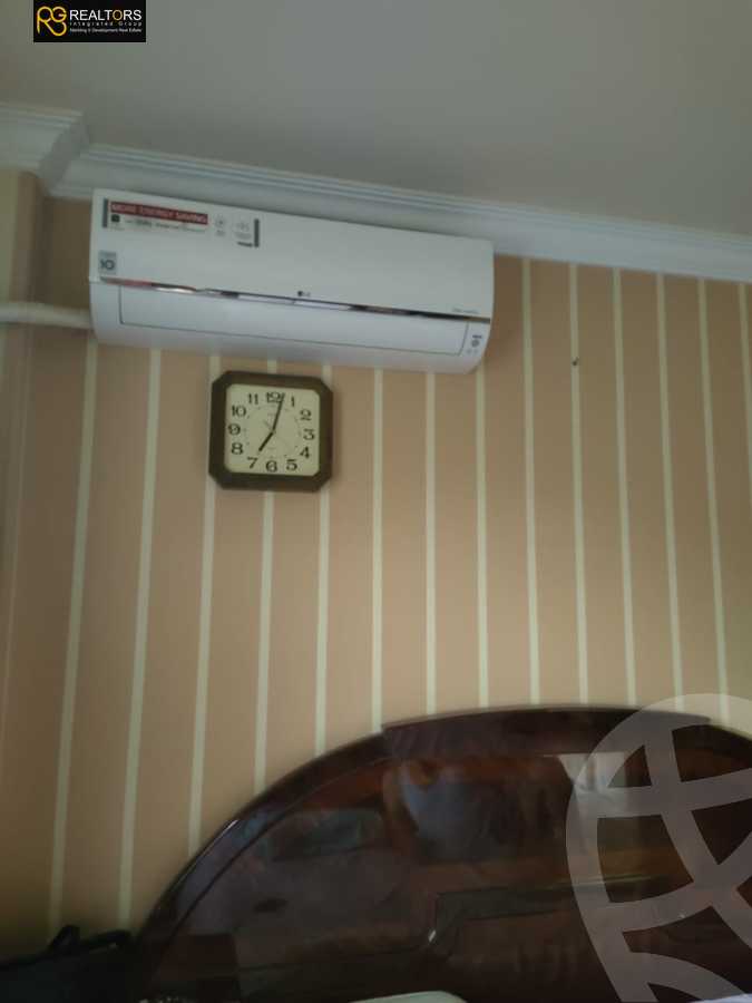 https://aqarmap.com.eg/ar/listing/3967224-for-sale-cairo-el-sheikh-zayed-city-el-hay-elasher-street-100