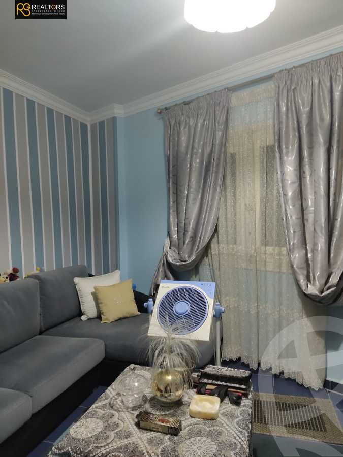 https://aqarmap.com.eg/ar/listing/3967224-for-sale-cairo-el-sheikh-zayed-city-el-hay-elasher-street-100