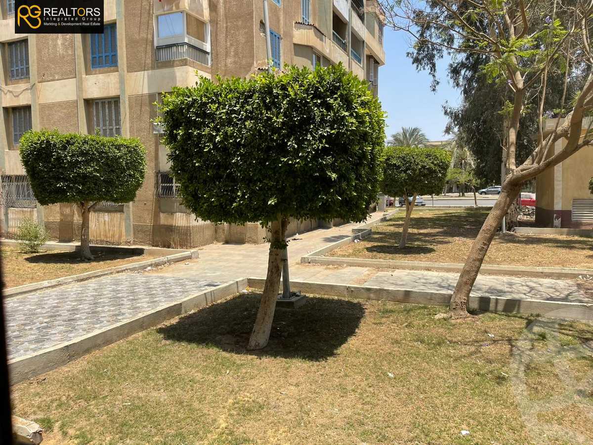https://aqarmap.com.eg/ar/listing/3984432-for-sale-cairo-el-sheikh-zayed-city-el-hay-elawel-street-37
