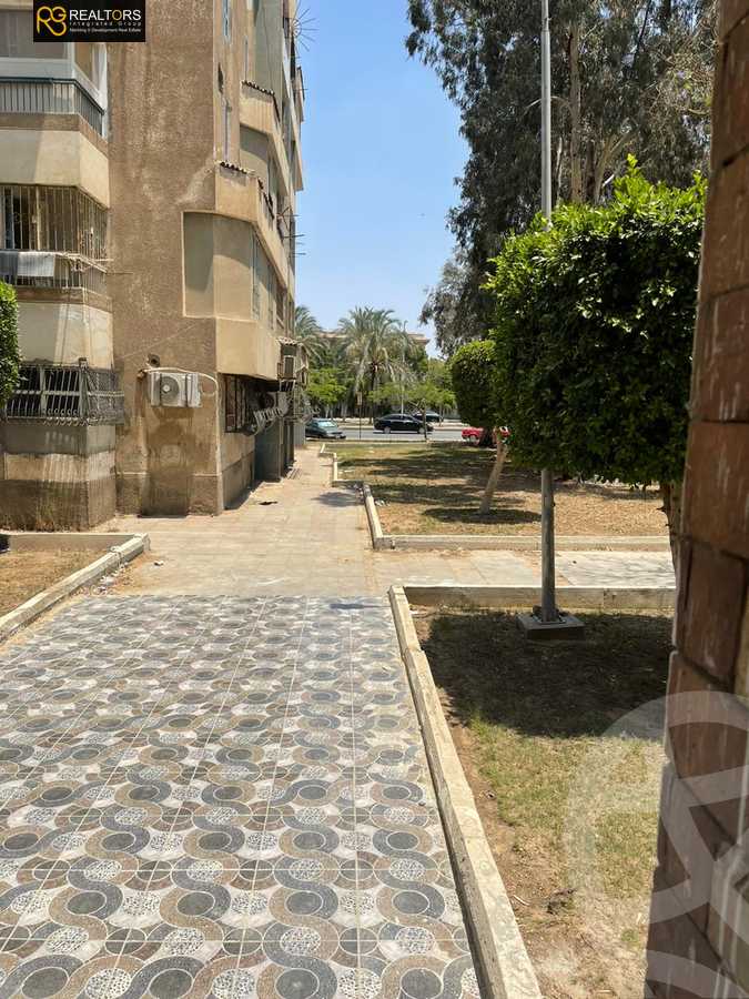 https://aqarmap.com.eg/ar/listing/3984432-for-sale-cairo-el-sheikh-zayed-city-el-hay-elawel-street-37