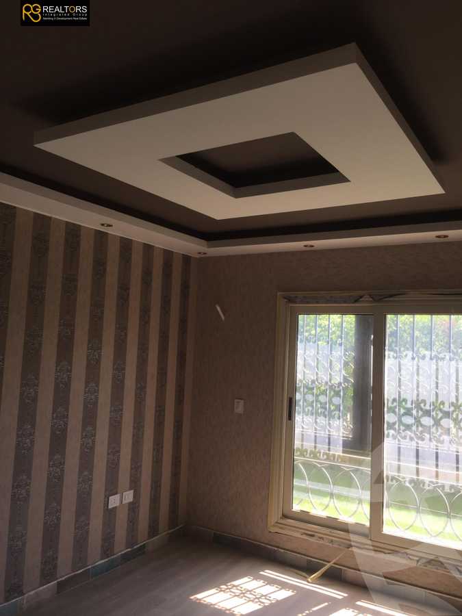 https://aqarmap.com.eg/ar/listing/4005426-for-sale-cairo-el-sheikh-zayed-city-compounds-in-sheikh-zayed-el-khamayel