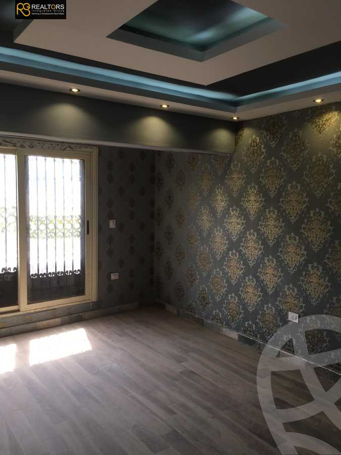 https://aqarmap.com.eg/ar/listing/4005426-for-sale-cairo-el-sheikh-zayed-city-compounds-in-sheikh-zayed-el-khamayel
