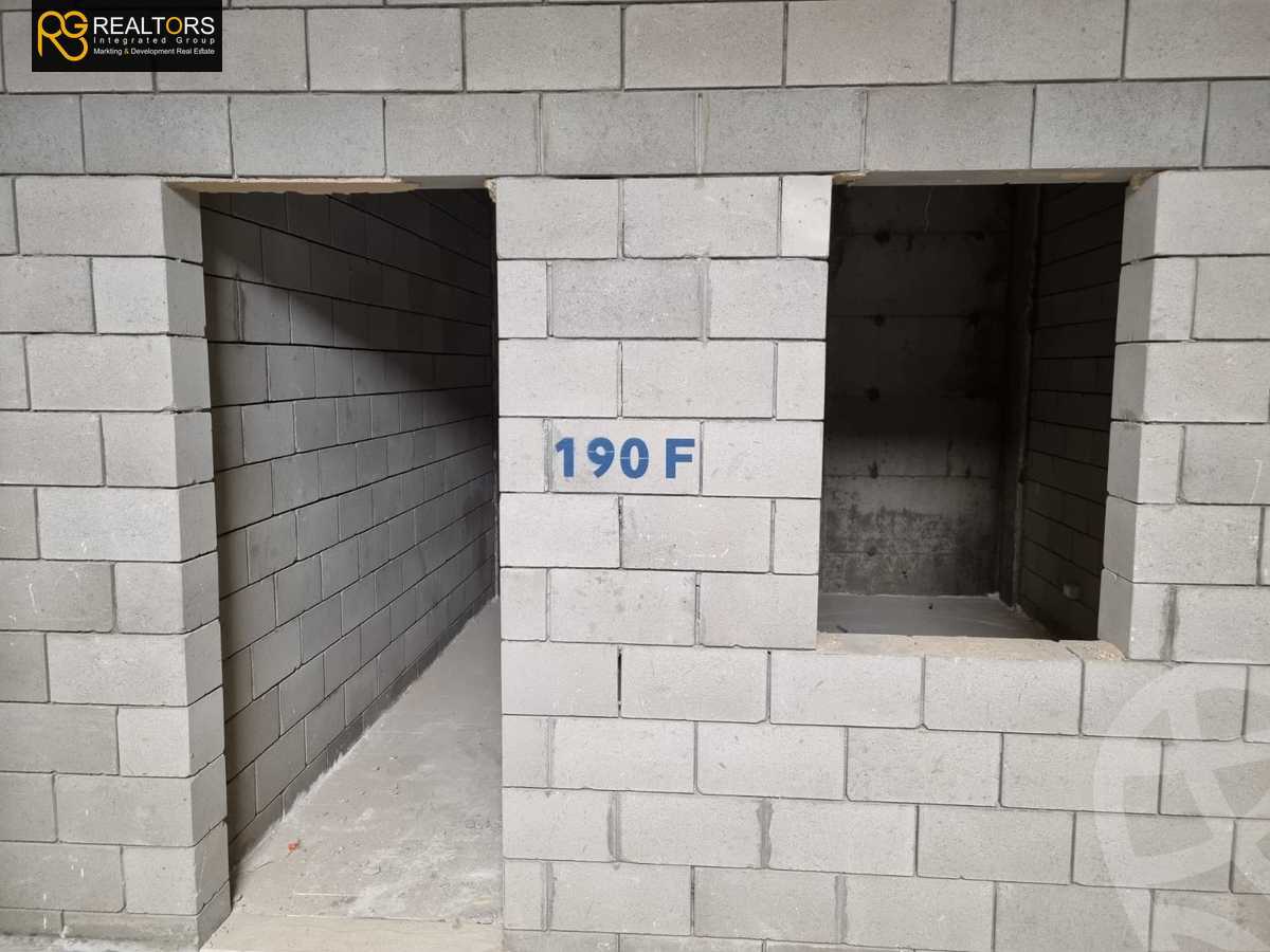 https://aqarmap.com.eg/en/listing/4029871-for-sale-cairo-6th-of-october-compound-pyramids-heights