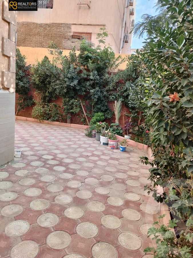 https://aqarmap.com.eg/en/listing/4032178-for-sale-cairo-el-sheikh-zayed-city-el-hay-el-khames-lhy-lkhms