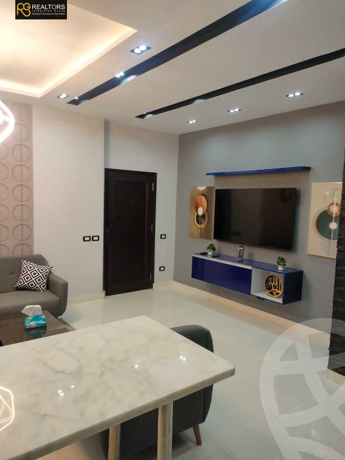 https://aqarmap.com.eg/ar/listing/4042958-for-sale-cairo-el-sheikh-zayed-city-compounds-in-sheikh-zayed-beverly-hills