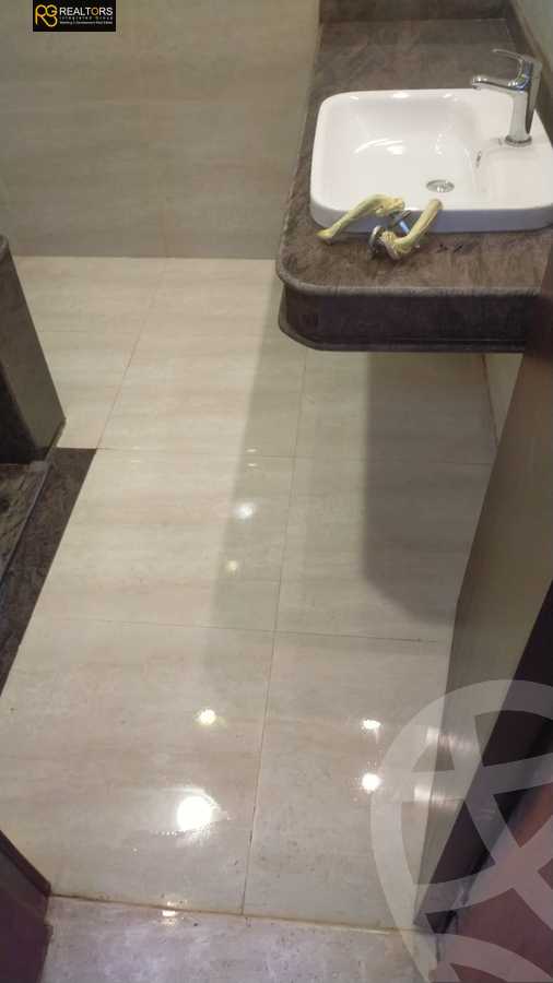 https://aqarmap.com.eg/ar/listing/4053768-for-sale-cairo-el-sheikh-zayed-city-compounds-in-sheikh-zayed-the-courtyard