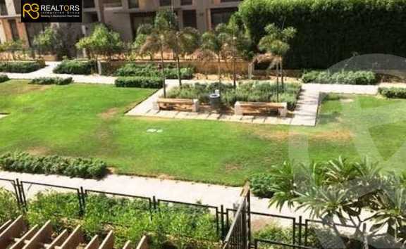 https://aqarmap.com.eg/ar/listing/4056613-for-sale-cairo-el-sheikh-zayed-city-compounds-in-sheikh-zayed-the-courtyard