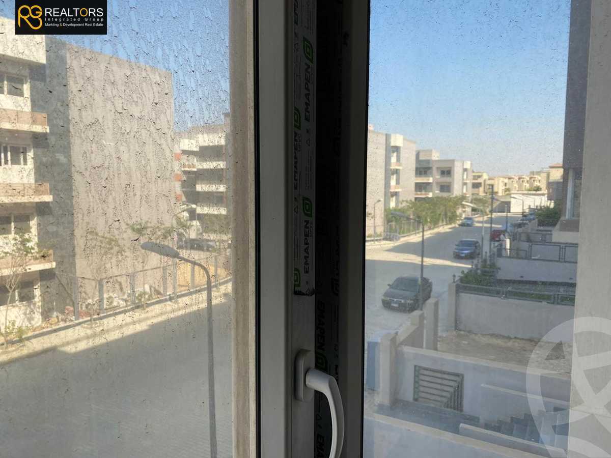 https://aqarmap.com.eg/ar/listing/4056710-for-sale-cairo-el-sheikh-zayed-city-compounds-in-sheikh-zayed-zayed-regency
