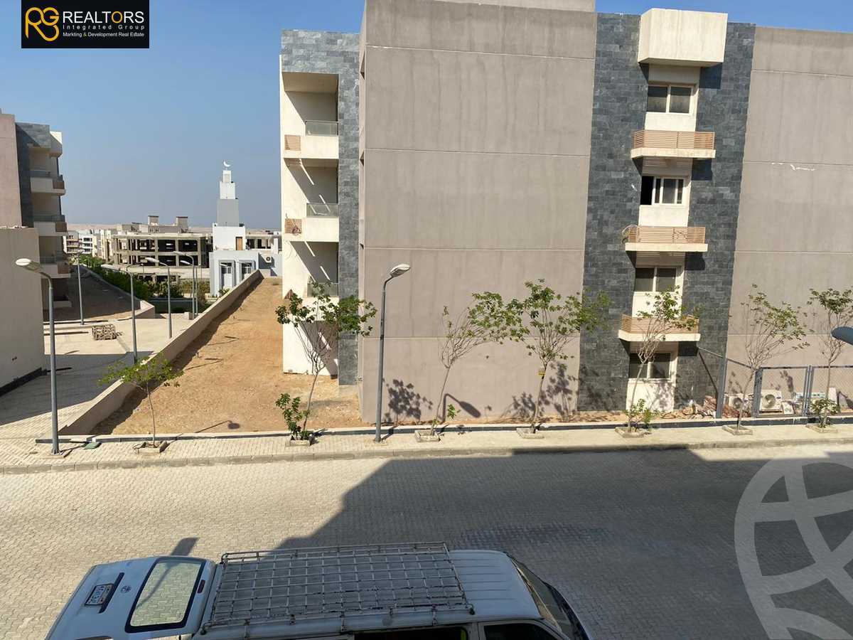 https://aqarmap.com.eg/ar/listing/4056710-for-sale-cairo-el-sheikh-zayed-city-compounds-in-sheikh-zayed-zayed-regency