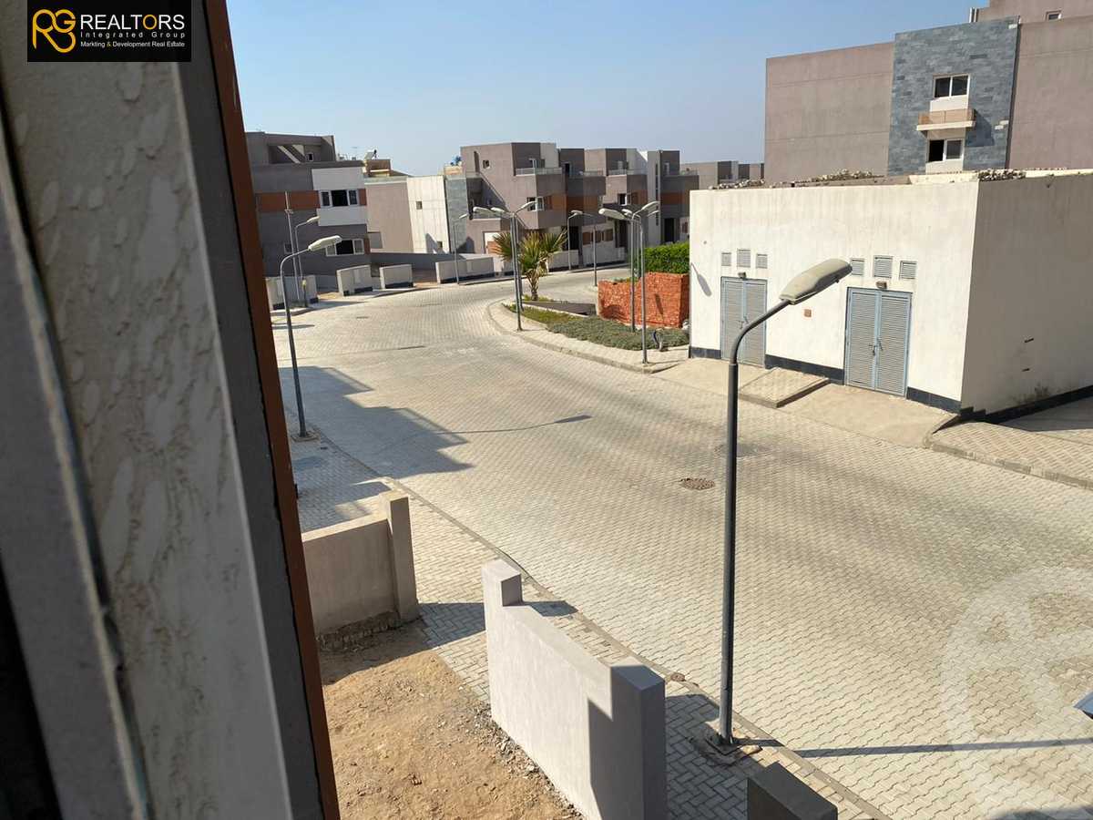 https://aqarmap.com.eg/ar/listing/4056710-for-sale-cairo-el-sheikh-zayed-city-compounds-in-sheikh-zayed-zayed-regency