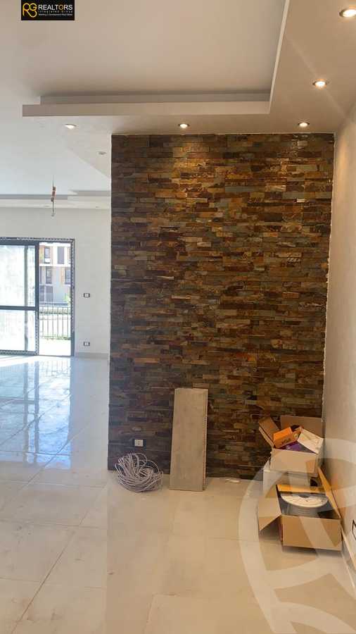 https://aqarmap.com.eg/en/listing/4083433-for-sale-cairo-el-sheikh-zayed-city-compounds-in-sheikh-zayed-the-courtyard