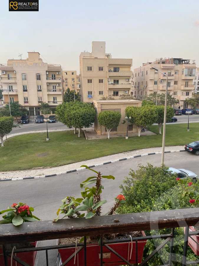 https://aqarmap.com.eg/ar/listing/4093340-for-sale-cairo-el-sheikh-zayed-city-compounds-in-sheikh-zayed-beverly-hills