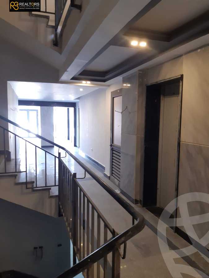 https://aqarmap.com.eg/en/listing/4093650-for-sale-cairo-6th-of-october-compound-sun-capital