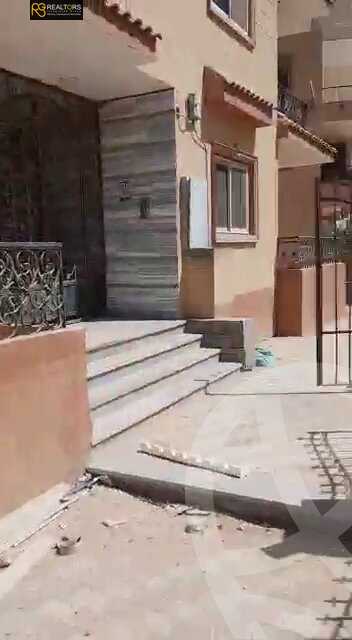 https://aqarmap.com.eg/en/listing/4152186-for-sale-cairo-6th-of-october-compound-green-yard