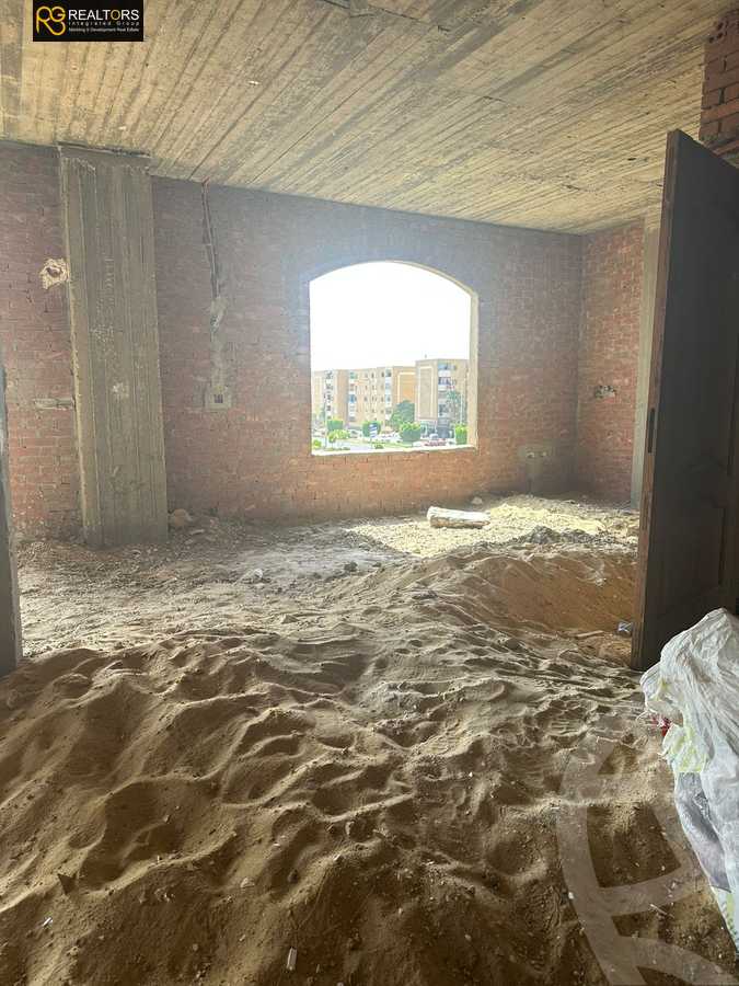 https://aqarmap.com.eg/ar/listing/4192075-for-sale-cairo-el-sheikh-zayed-city-el-hay-elasher-street-100