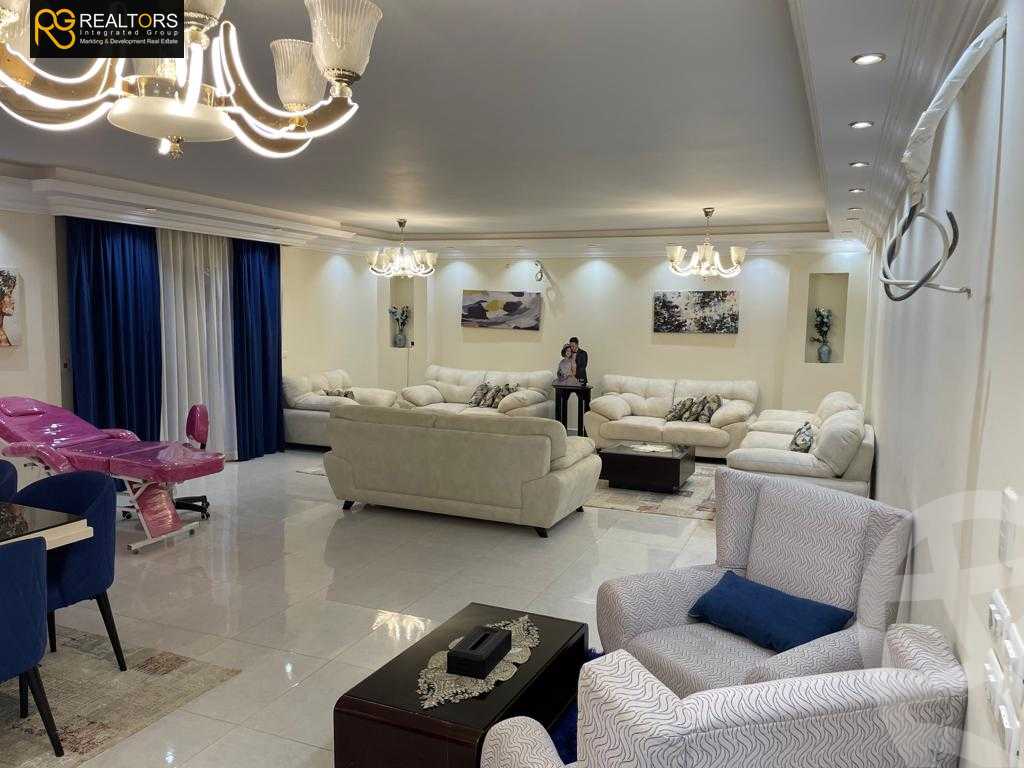 https://aqarmap.com.eg/ar/listing/4201737-for-sale-cairo-el-sheikh-zayed-city-compounds-in-sheikh-zayed-zayed-regency