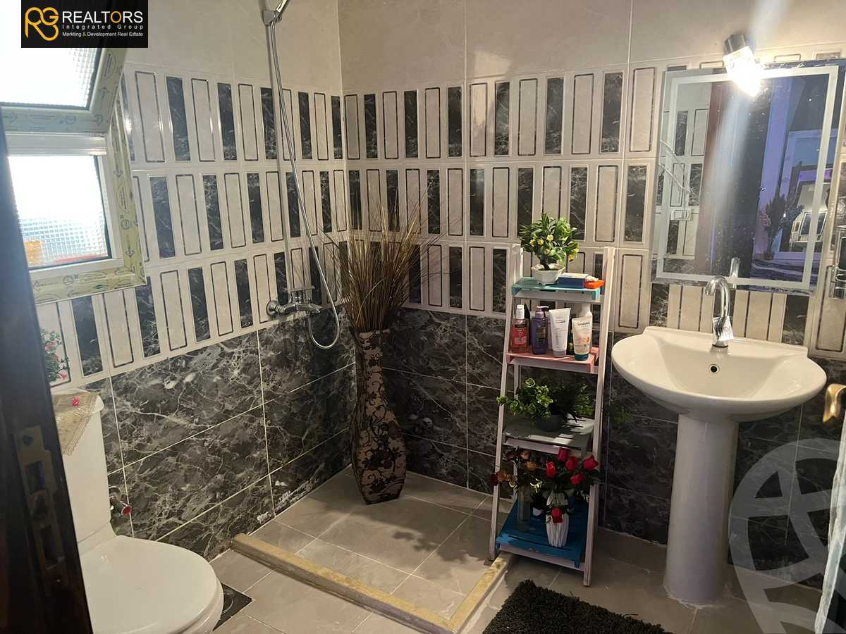 https://aqarmap.com.eg/ar/listing/4202150-for-sale-cairo-el-sheikh-zayed-city-el-hay-elasher-street-100