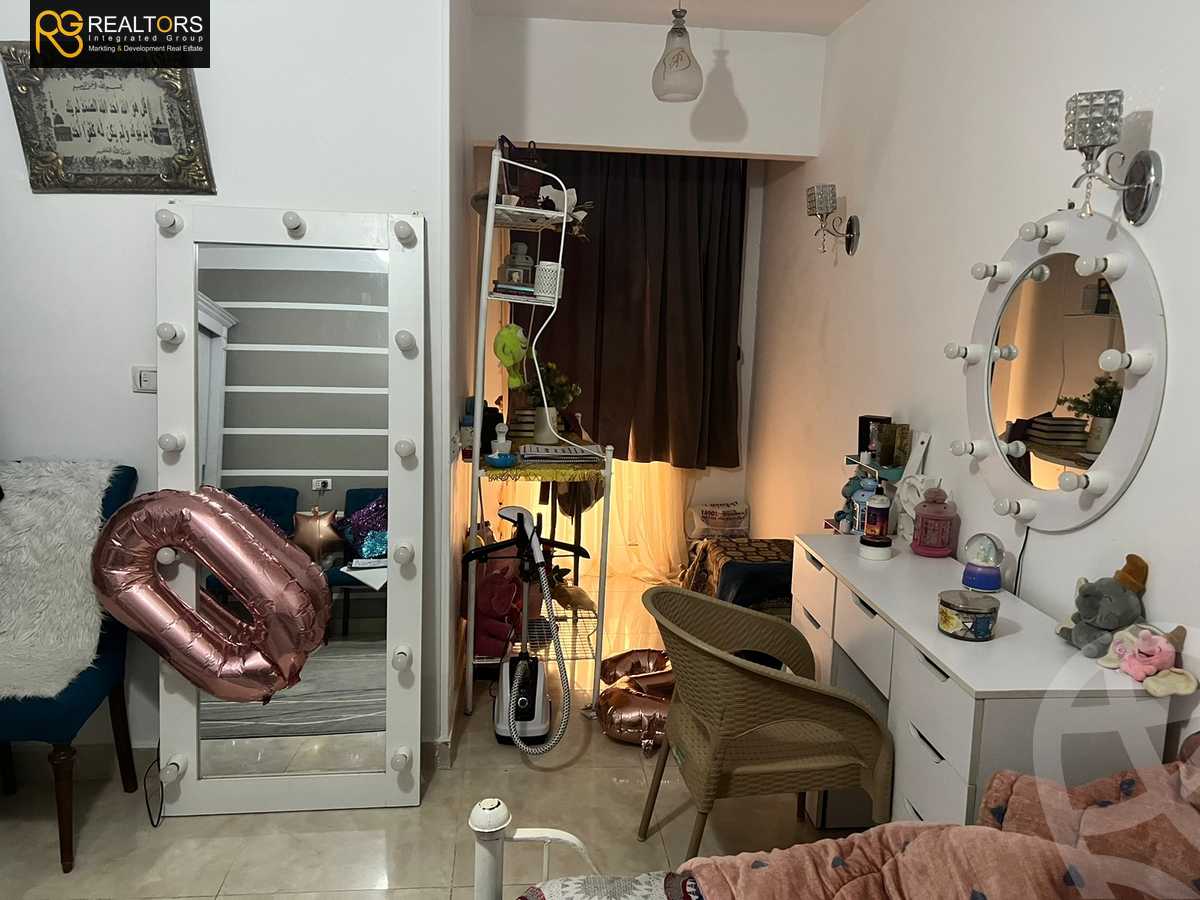 https://aqarmap.com.eg/ar/listing/4202150-for-sale-cairo-el-sheikh-zayed-city-el-hay-elasher-street-100