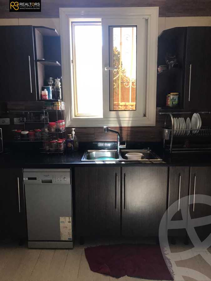 https://aqarmap.com.eg/ar/listing/4211454-for-sale-cairo-el-sheikh-zayed-city-compounds-in-sheikh-zayed-royal-city