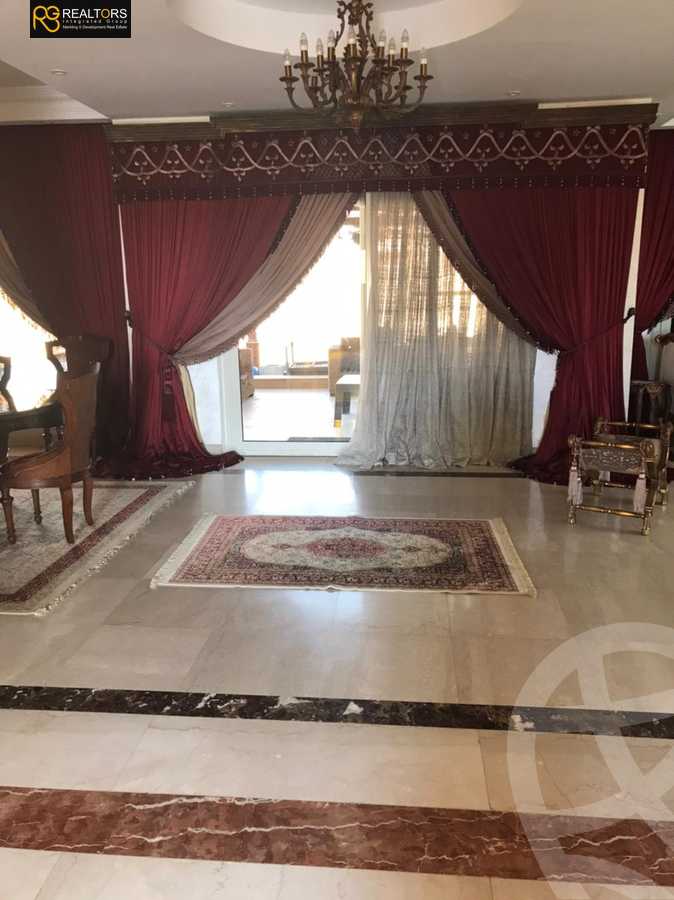 https://aqarmap.com.eg/ar/listing/4211454-for-sale-cairo-el-sheikh-zayed-city-compounds-in-sheikh-zayed-royal-city