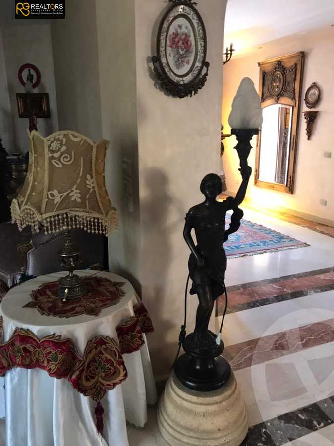 https://aqarmap.com.eg/ar/listing/4211454-for-sale-cairo-el-sheikh-zayed-city-compounds-in-sheikh-zayed-royal-city